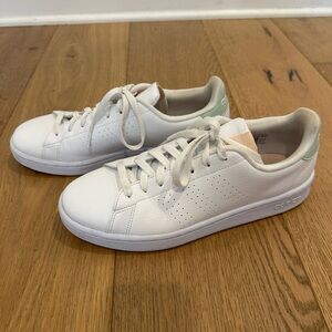 Adidas Women’s Advantage Sneaker